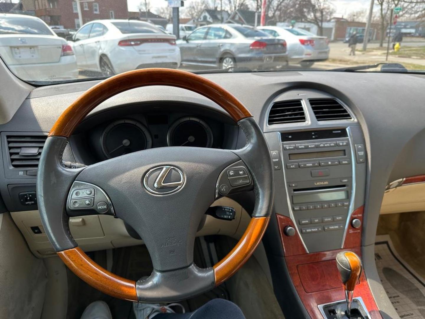 2010 GRAY LEXUS ES 350 (JTHBK1EG2A2) with an 3.5L engine, Automatic transmission, located at 1708 Broadway, Rockford, IL, 61104, (815) 397-5010, 42.252522, -89.069359 - Photo#8