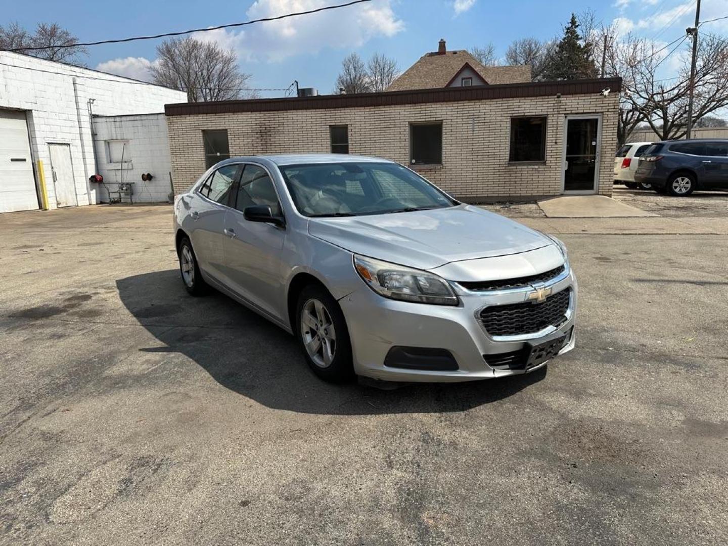 2014 SILVER CHEVROLET MALIBU LS (1G11B5SL7EF) with an 2.5L engine, Automatic transmission, located at 1708 Broadway, Rockford, IL, 61104, (815) 397-5010, 42.252522, -89.069359 - Photo#1