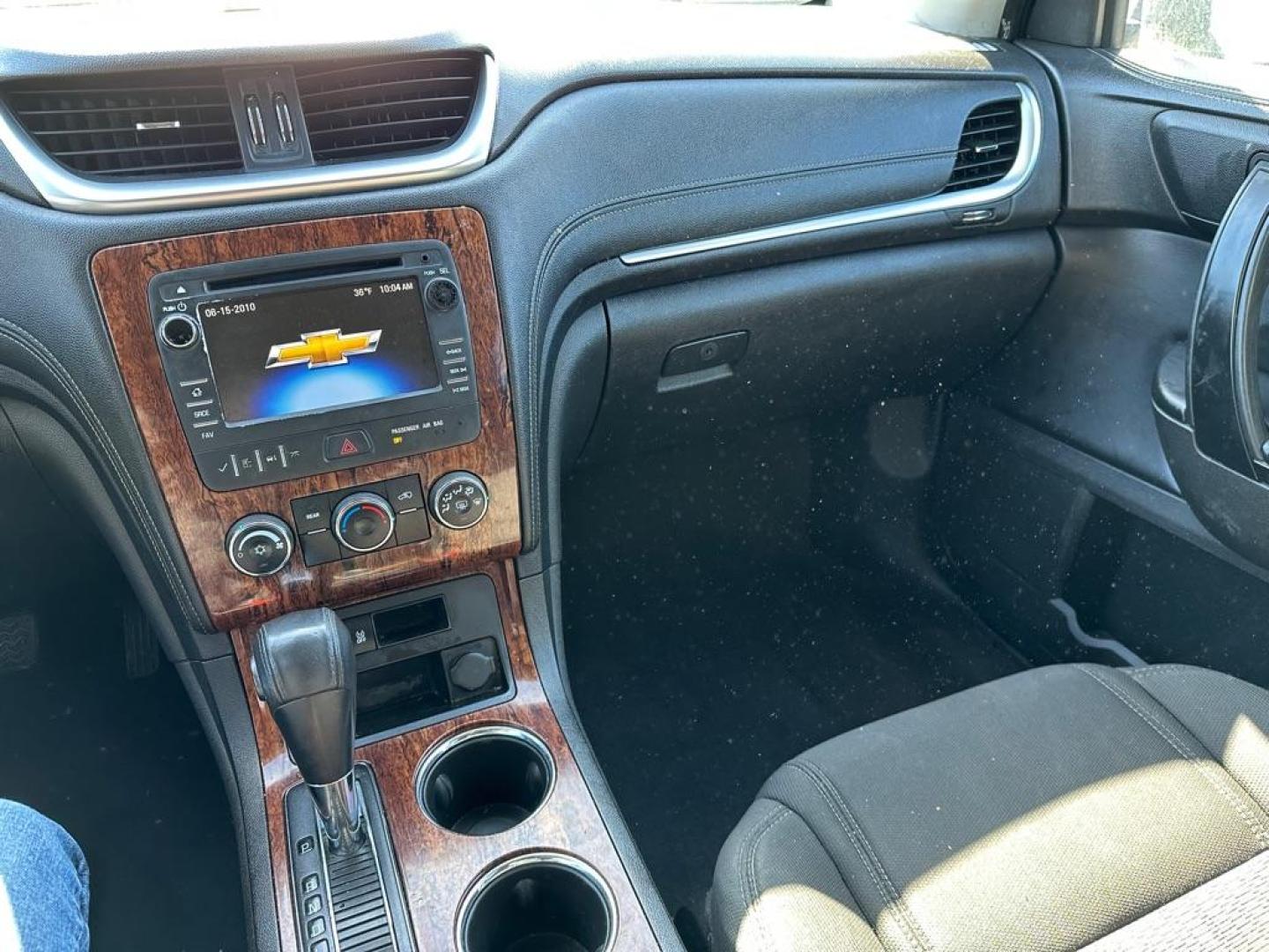 2014 BLUE CHEVROLET TRAVERSE LT (1GNKRGKD9EJ) with an 3.6L engine, Automatic transmission, located at 1708 Broadway, Rockford, IL, 61104, (815) 397-5010, 42.252522, -89.069359 - Photo#9
