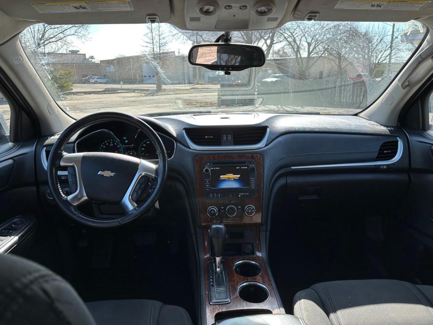 2014 BLUE CHEVROLET TRAVERSE LT (1GNKRGKD9EJ) with an 3.6L engine, Automatic transmission, located at 1708 Broadway, Rockford, IL, 61104, (815) 397-5010, 42.252522, -89.069359 - Photo#5