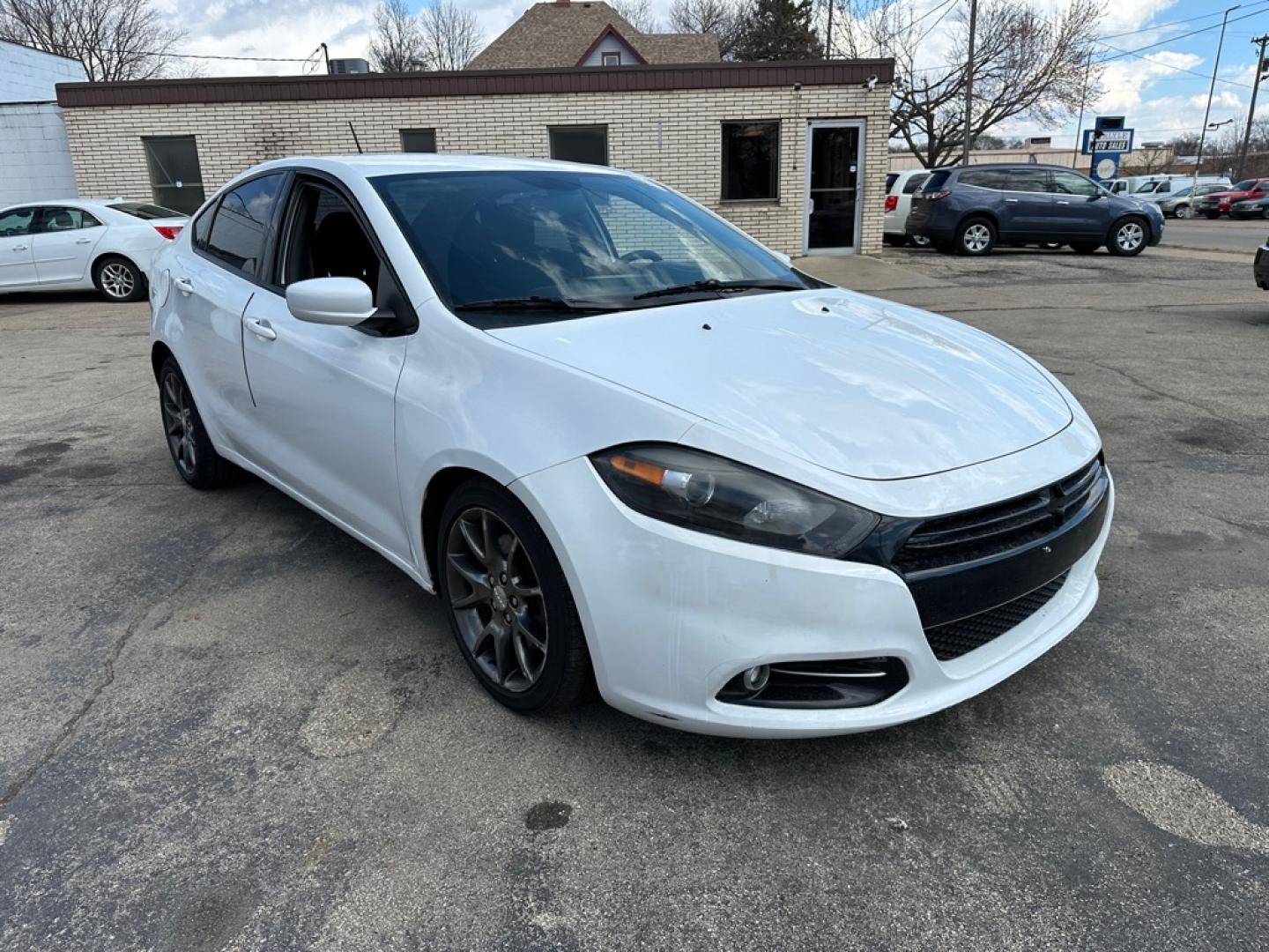 2013 WHITE DODGE DART SXT (1C3CDFBA3DD) with an 2.0L engine, Automatic transmission, located at 1708 Broadway, Rockford, IL, 61104, (815) 397-5010, 42.252522, -89.069359- Photo#1