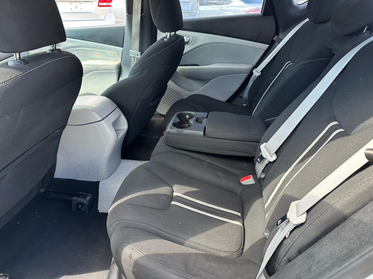 2013 WHITE DODGE DART SXT (1C3CDFBA3DD) with an 2.0L engine, Automatic transmission, located at 1708 Broadway, Rockford, IL, 61104, (815) 397-5010, 42.252522, -89.069359- Photo#4