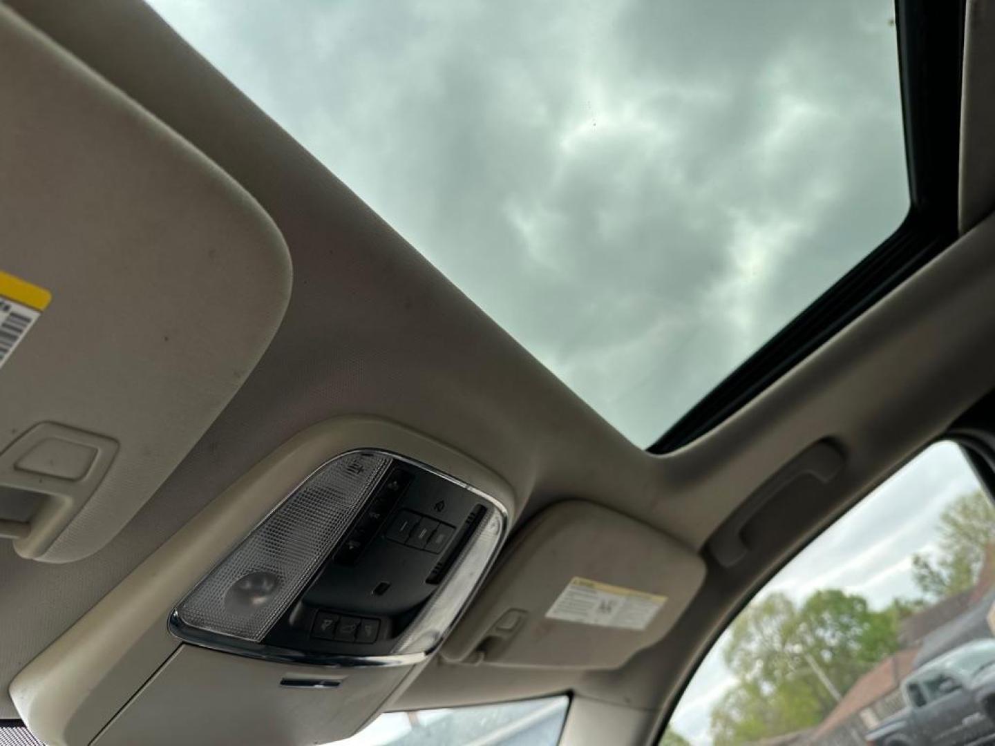 2012 BLUE DODGE DURANGO CREW (1C4RDJDG4CC) with an 3.6L engine, Automatic transmission, located at 1708 Broadway, Rockford, IL, 61104, (815) 397-5010, 42.252522, -89.069359 - Photo#9