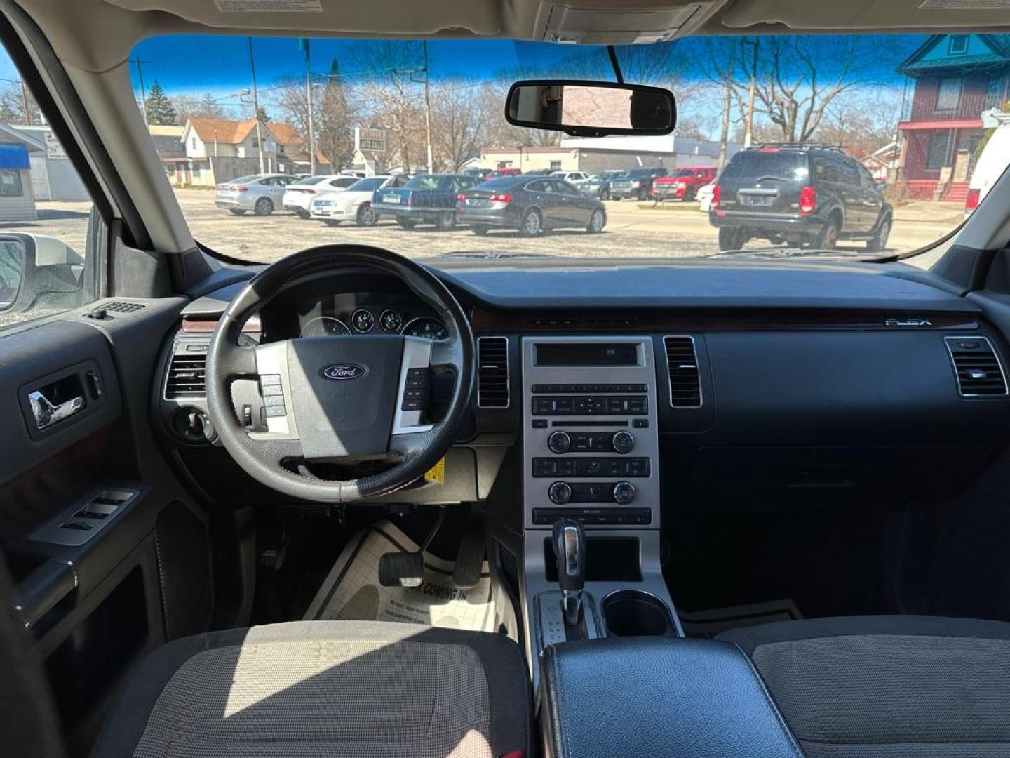 2009 WHITE FORD FLEX SEL (2FMEK62C89B) with an 3.5L engine, Automatic transmission, located at 1708 Broadway, Rockford, IL, 61104, (815) 397-5010, 42.252522, -89.069359 - Photo#6