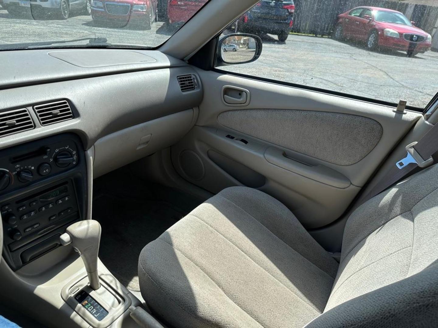 2000 TAN CHEVROLET GEO PRIZM BASE (1Y1SK5488YZ) with an 1.8L engine, Automatic transmission, located at 1708 Broadway, Rockford, IL, 61104, (815) 397-5010, 42.252522, -89.069359 - Photo#11
