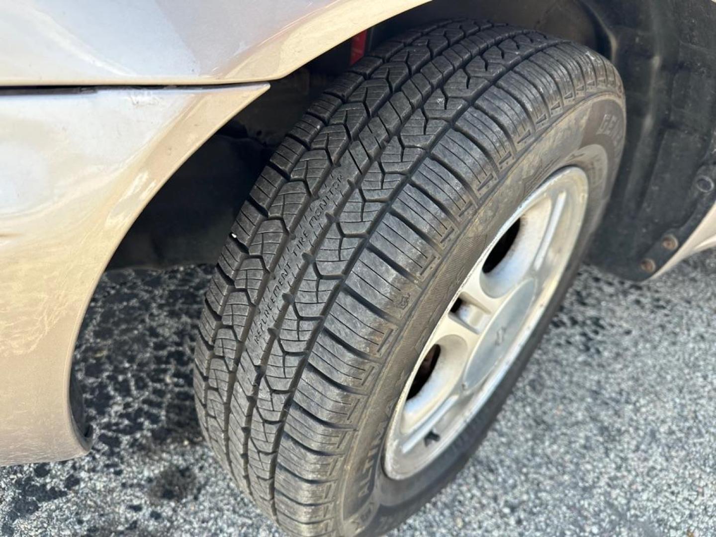 2000 TAN CHEVROLET GEO PRIZM BASE (1Y1SK5488YZ) with an 1.8L engine, Automatic transmission, located at 1708 Broadway, Rockford, IL, 61104, (815) 397-5010, 42.252522, -89.069359 - Photo#14