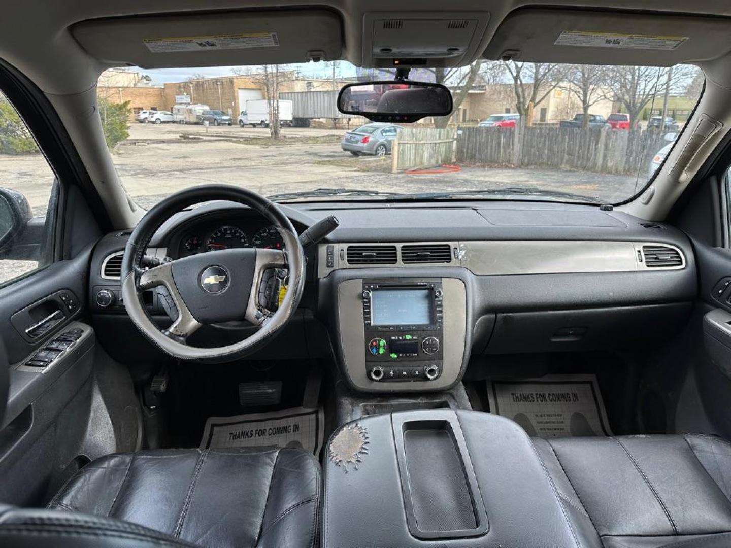2010 BLACK CHEVROLET AVALANCHE LT (3GNNCFE07AG) with an 5.3L engine, Automatic transmission, located at 1708 Broadway, Rockford, IL, 61104, (815) 397-5010, 42.252522, -89.069359 - Photo#5