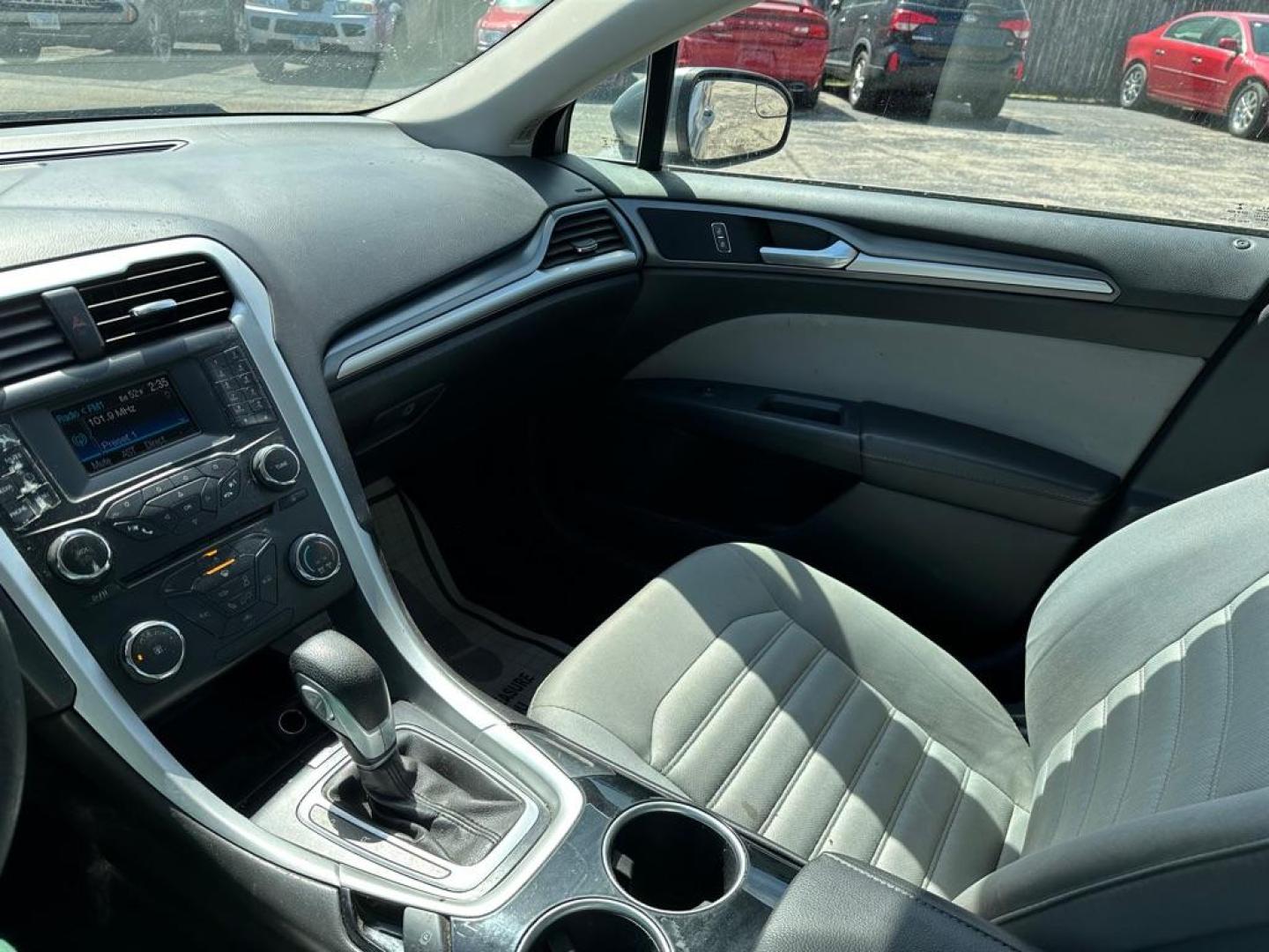 2014 GRAY FORD FUSION S (3FA6P0G78ER) with an 2.5L engine, Automatic transmission, located at 1708 Broadway, Rockford, IL, 61104, (815) 397-5010, 42.252522, -89.069359 - Photo#9