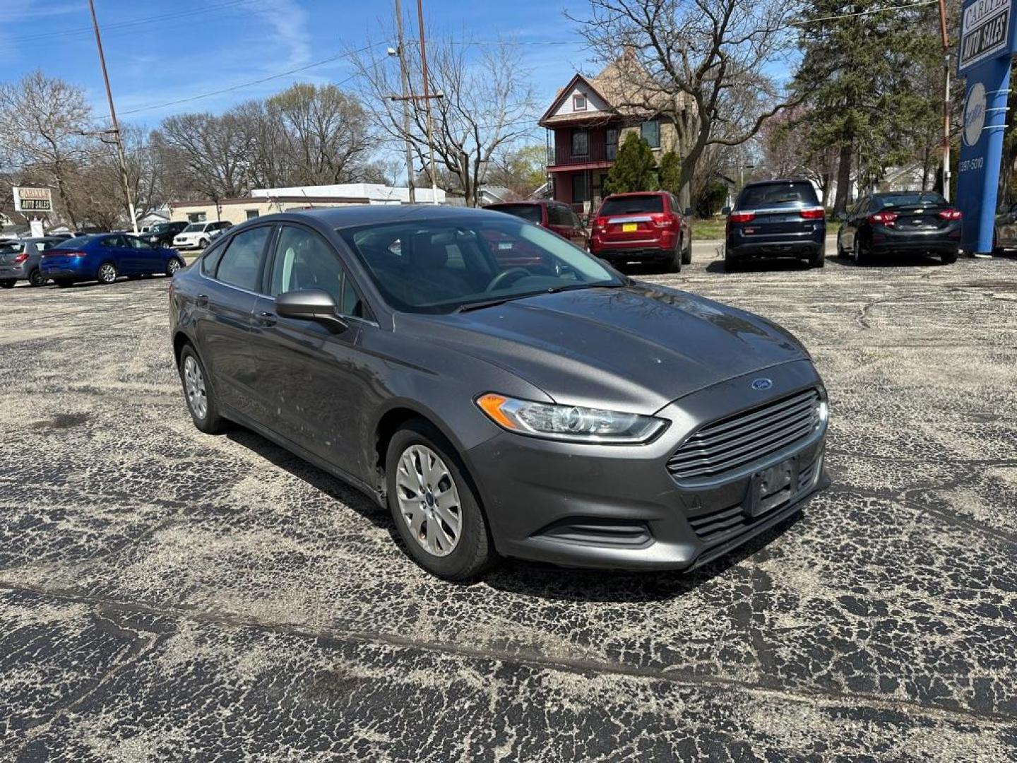 2014 GRAY FORD FUSION S (3FA6P0G78ER) with an 2.5L engine, Automatic transmission, located at 1708 Broadway, Rockford, IL, 61104, (815) 397-5010, 42.252522, -89.069359 - Photo#1