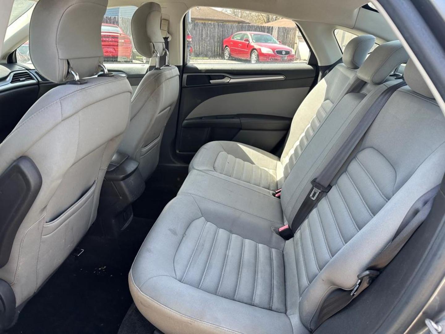2014 GRAY FORD FUSION S (3FA6P0G78ER) with an 2.5L engine, Automatic transmission, located at 1708 Broadway, Rockford, IL, 61104, (815) 397-5010, 42.252522, -89.069359 - Photo#4