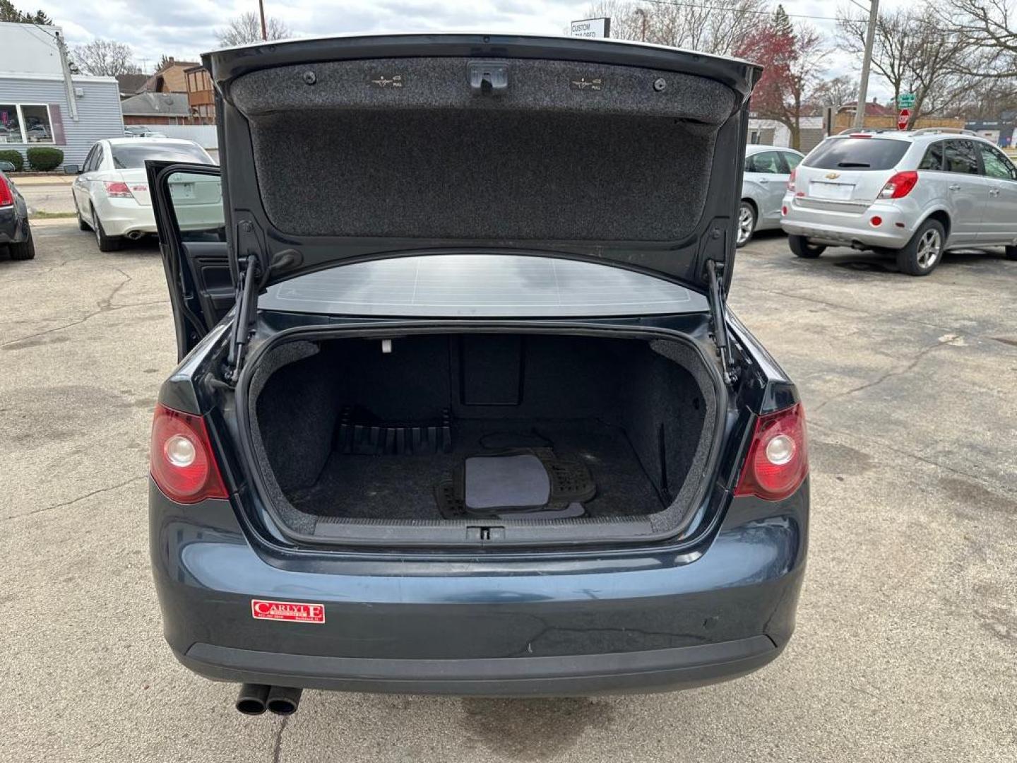 2010 BLUE VOLKSWAGEN JETTA SE (3VWRX7AJXAM) with an 2.5L engine, Automatic transmission, located at 1708 Broadway, Rockford, IL, 61104, (815) 397-5010, 42.252522, -89.069359 - Photo#14