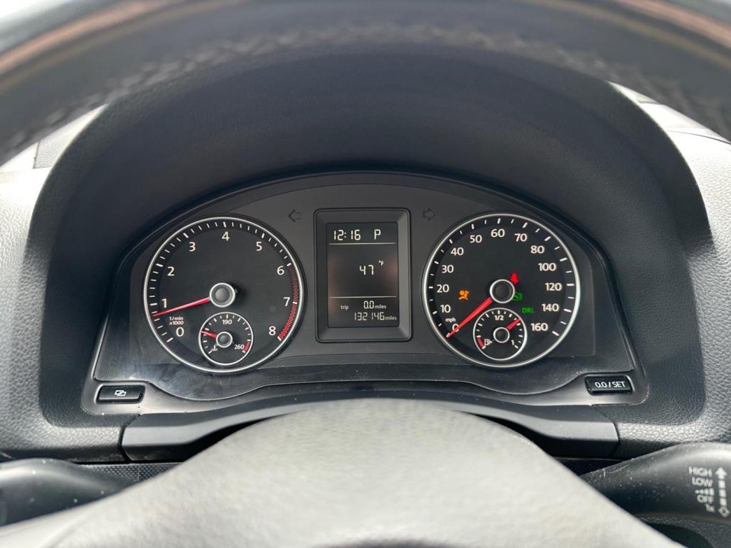 2010 BLUE VOLKSWAGEN JETTA SE (3VWRX7AJXAM) with an 2.5L engine, Automatic transmission, located at 1708 Broadway, Rockford, IL, 61104, (815) 397-5010, 42.252522, -89.069359 - Photo#8