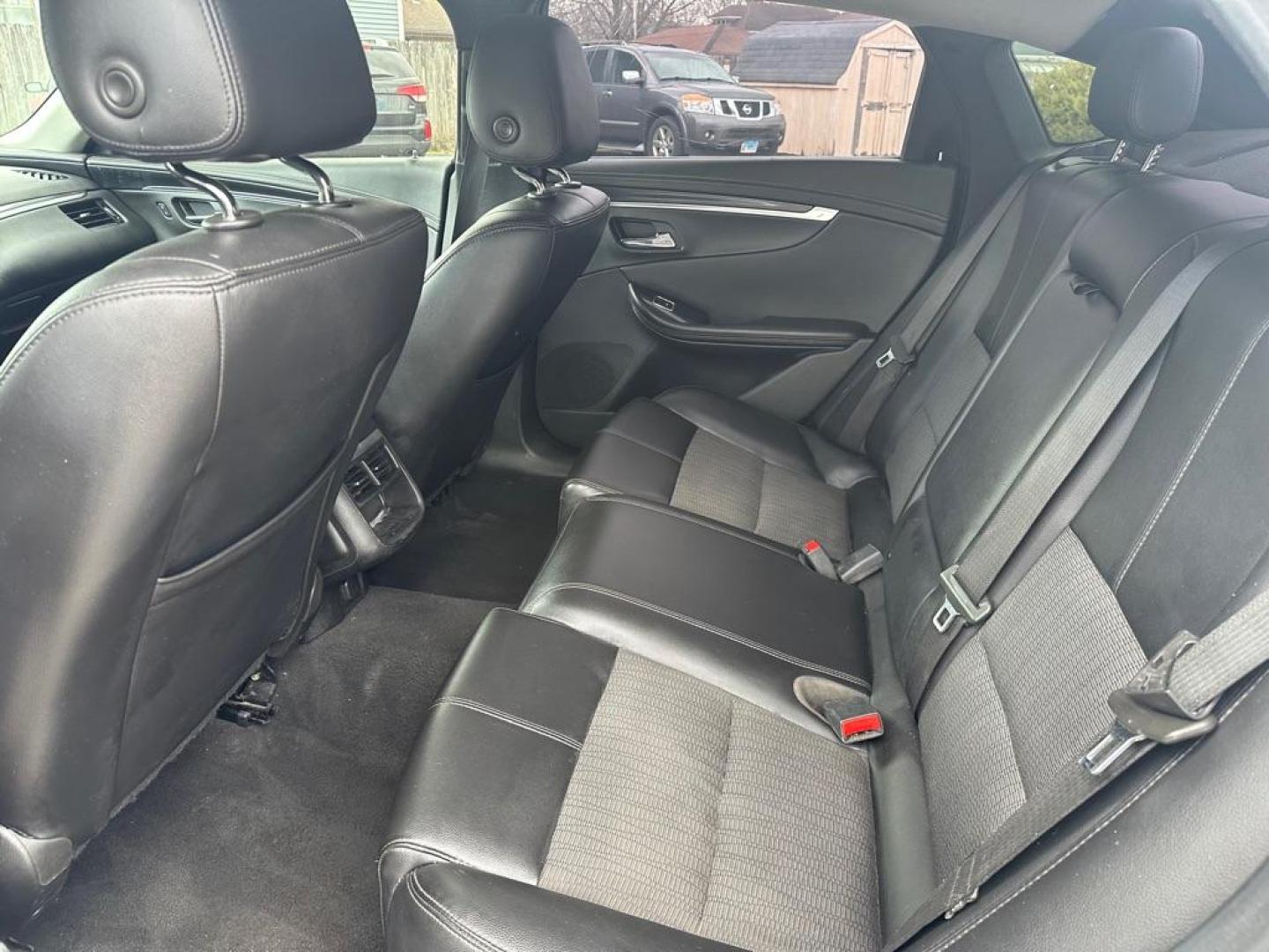 2019 SILVER CHEVROLET IMPALA LT (1G11Z5S34KU) with an 3.6L engine, Automatic transmission, located at 1708 Broadway, Rockford, IL, 61104, (815) 397-5010, 42.252522, -89.069359- Photo#4