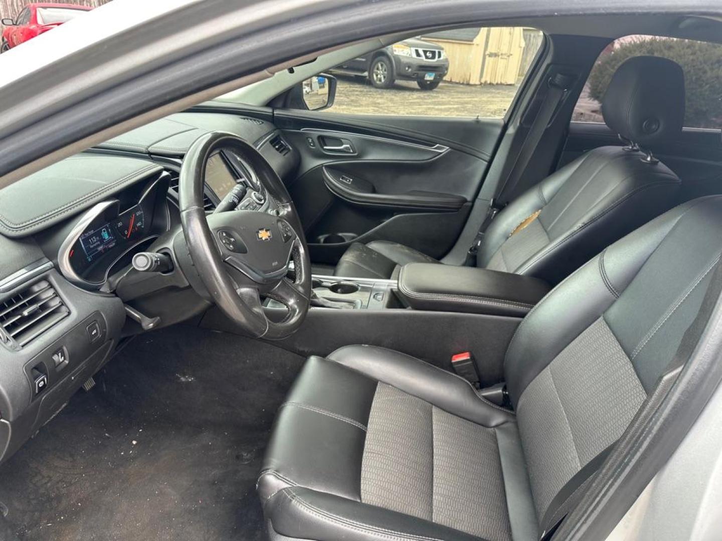 2019 SILVER CHEVROLET IMPALA LT (1G11Z5S34KU) with an 3.6L engine, Automatic transmission, located at 1708 Broadway, Rockford, IL, 61104, (815) 397-5010, 42.252522, -89.069359- Photo#6