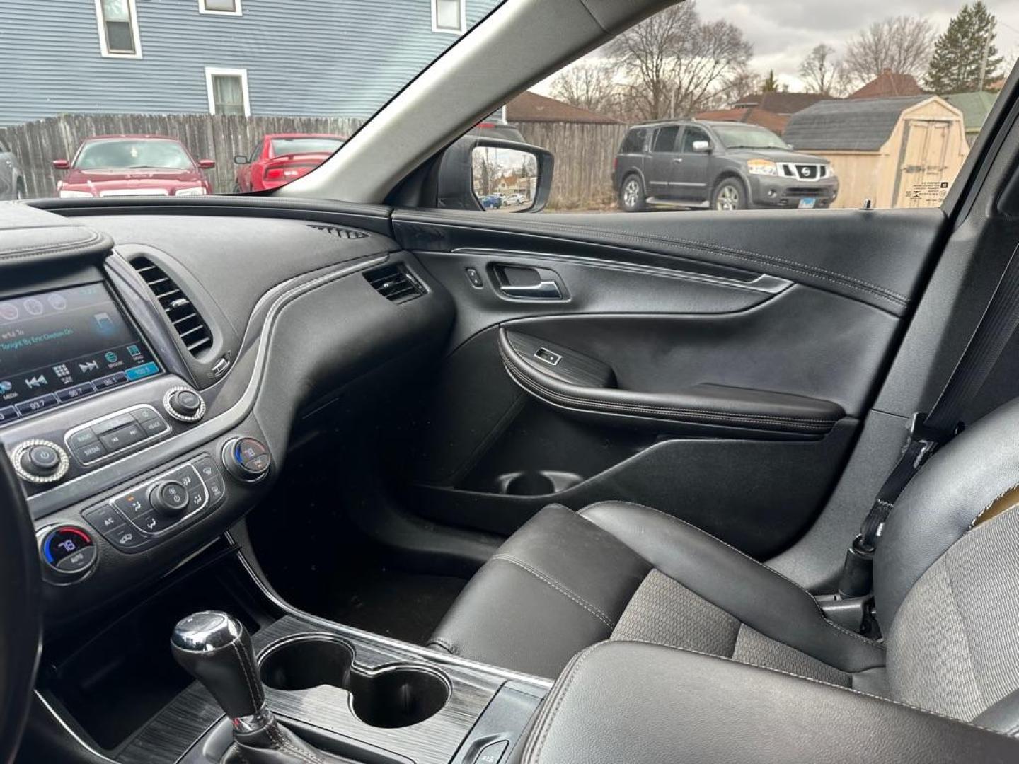 2019 SILVER CHEVROLET IMPALA LT (1G11Z5S34KU) with an 3.6L engine, Automatic transmission, located at 1708 Broadway, Rockford, IL, 61104, (815) 397-5010, 42.252522, -89.069359- Photo#7