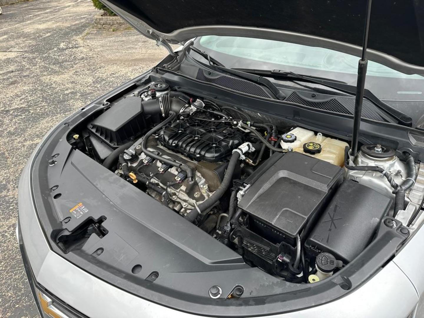 2019 SILVER CHEVROLET IMPALA LT (1G11Z5S34KU) with an 3.6L engine, Automatic transmission, located at 1708 Broadway, Rockford, IL, 61104, (815) 397-5010, 42.252522, -89.069359- Photo#13