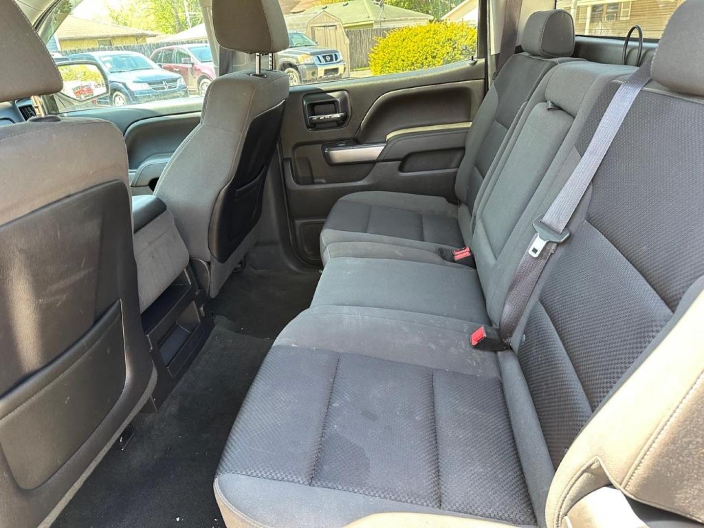 2014 WHITE CHEVROLET SILVERADO 1500 LT (3GCUKREC9EG) with an 5.3L engine, Automatic transmission, located at 1708 Broadway, Rockford, IL, 61104, (815) 397-5010, 42.252522, -89.069359 - Photo#4