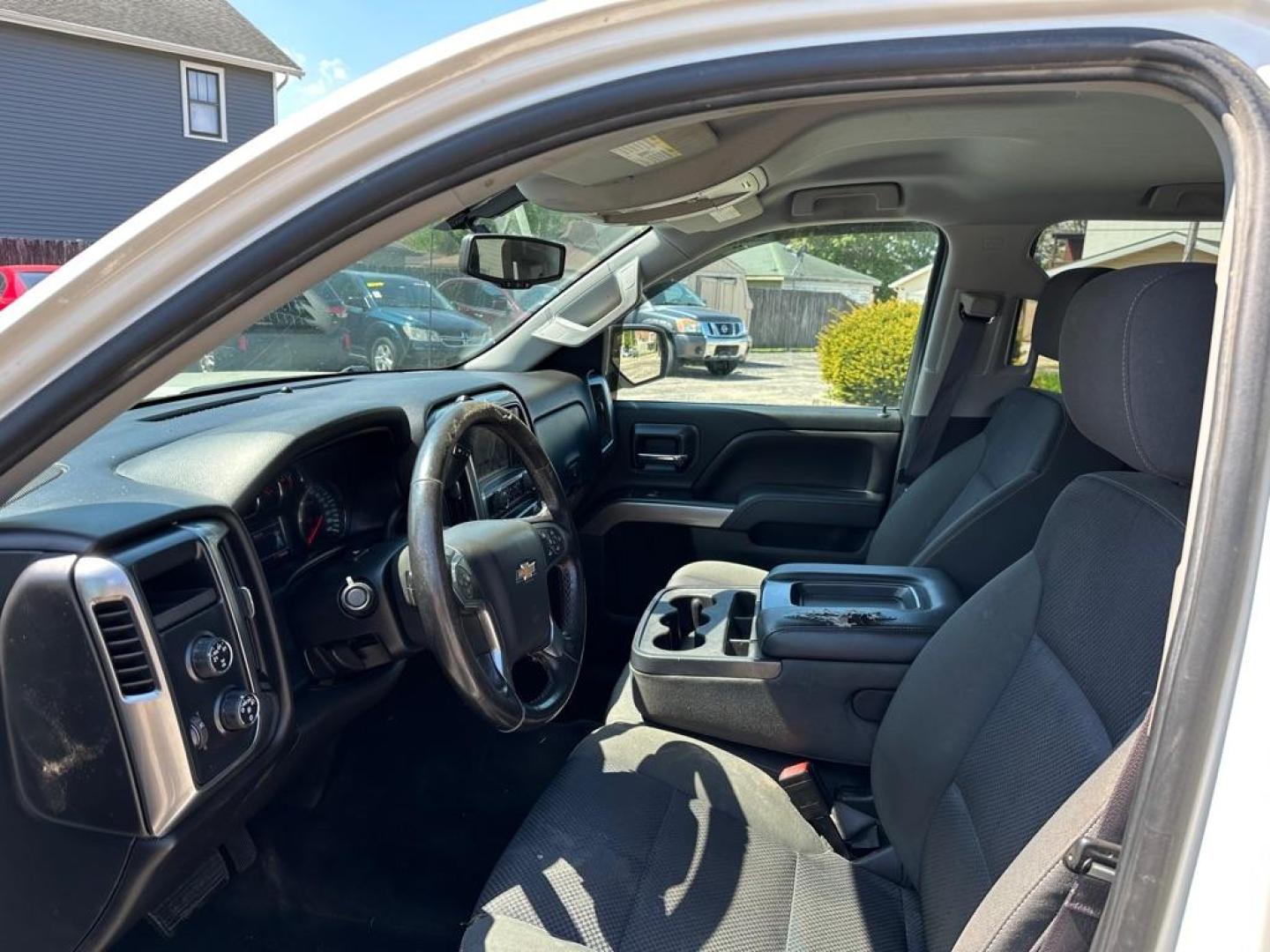 2014 WHITE CHEVROLET SILVERADO 1500 LT (3GCUKREC9EG) with an 5.3L engine, Automatic transmission, located at 1708 Broadway, Rockford, IL, 61104, (815) 397-5010, 42.252522, -89.069359 - Photo#7