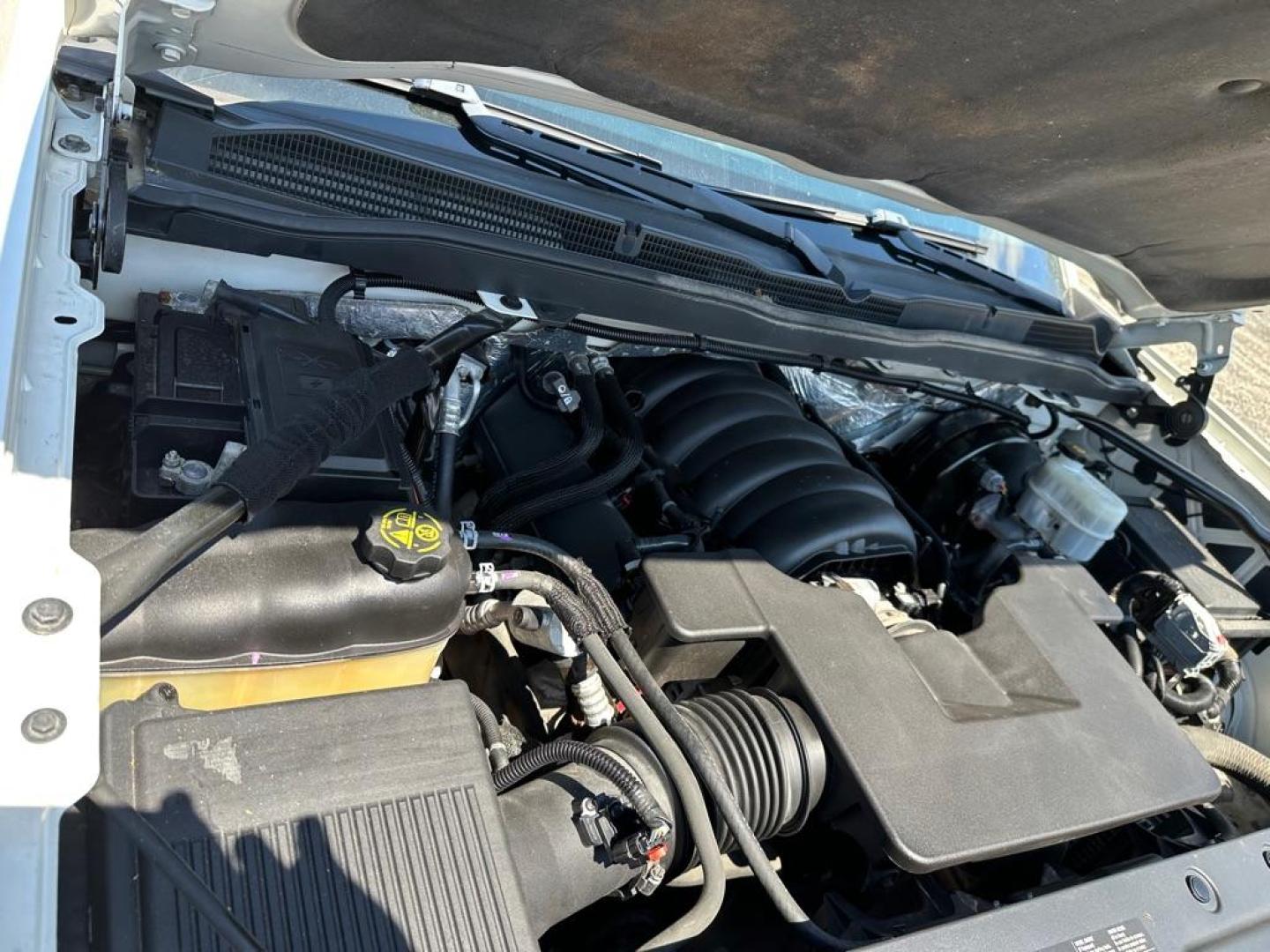 2014 WHITE CHEVROLET SILVERADO 1500 LT (3GCUKREC9EG) with an 5.3L engine, Automatic transmission, located at 1708 Broadway, Rockford, IL, 61104, (815) 397-5010, 42.252522, -89.069359 - Photo#13