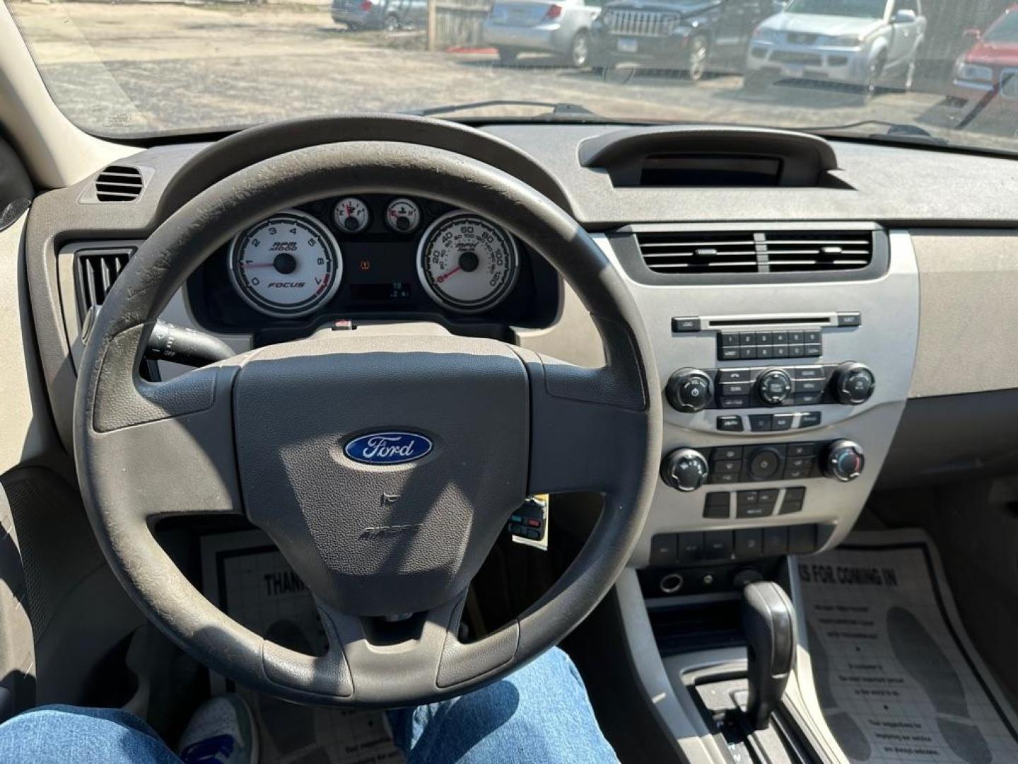 2008 RED FORD FOCUS SE (1FAHP35N78W) with an 2.0L engine, Automatic transmission, located at 1708 Broadway, Rockford, IL, 61104, (815) 397-5010, 42.252522, -89.069359 - Photo#9
