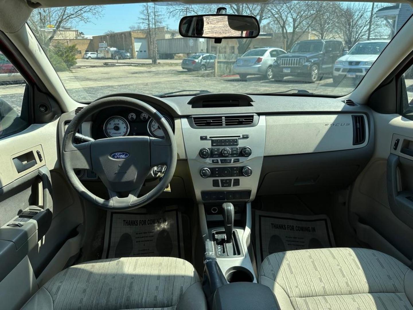 2008 RED FORD FOCUS SE (1FAHP35N78W) with an 2.0L engine, Automatic transmission, located at 1708 Broadway, Rockford, IL, 61104, (815) 397-5010, 42.252522, -89.069359 - Photo#5