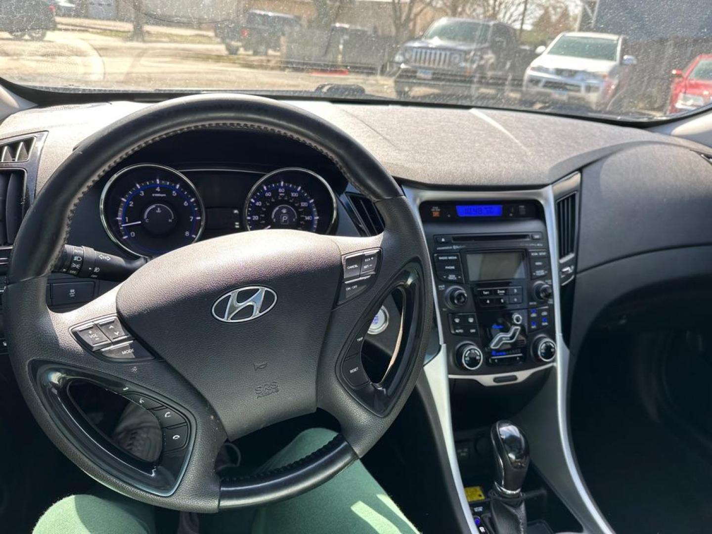 2012 BLACK HYUNDAI SONATA SE (5NPEC4AC7CH) with an 2.4L engine, Automatic transmission, located at 1708 Broadway, Rockford, IL, 61104, (815) 397-5010, 42.252522, -89.069359 - Photo#9