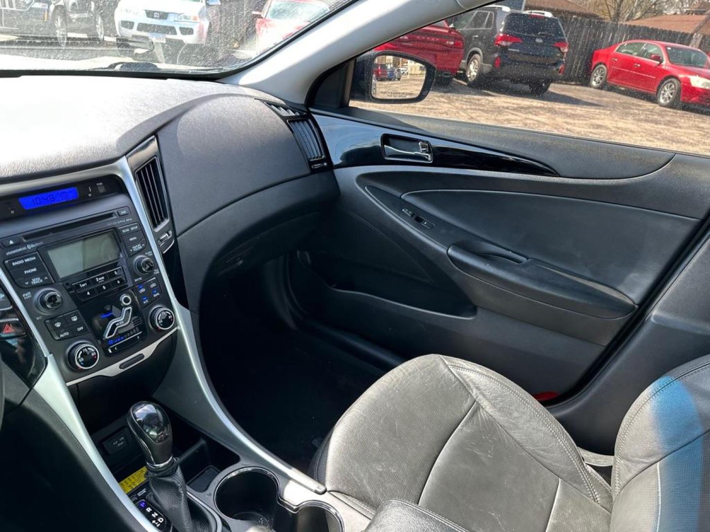 2012 BLACK HYUNDAI SONATA SE (5NPEC4AC7CH) with an 2.4L engine, Automatic transmission, located at 1708 Broadway, Rockford, IL, 61104, (815) 397-5010, 42.252522, -89.069359 - Photo#10