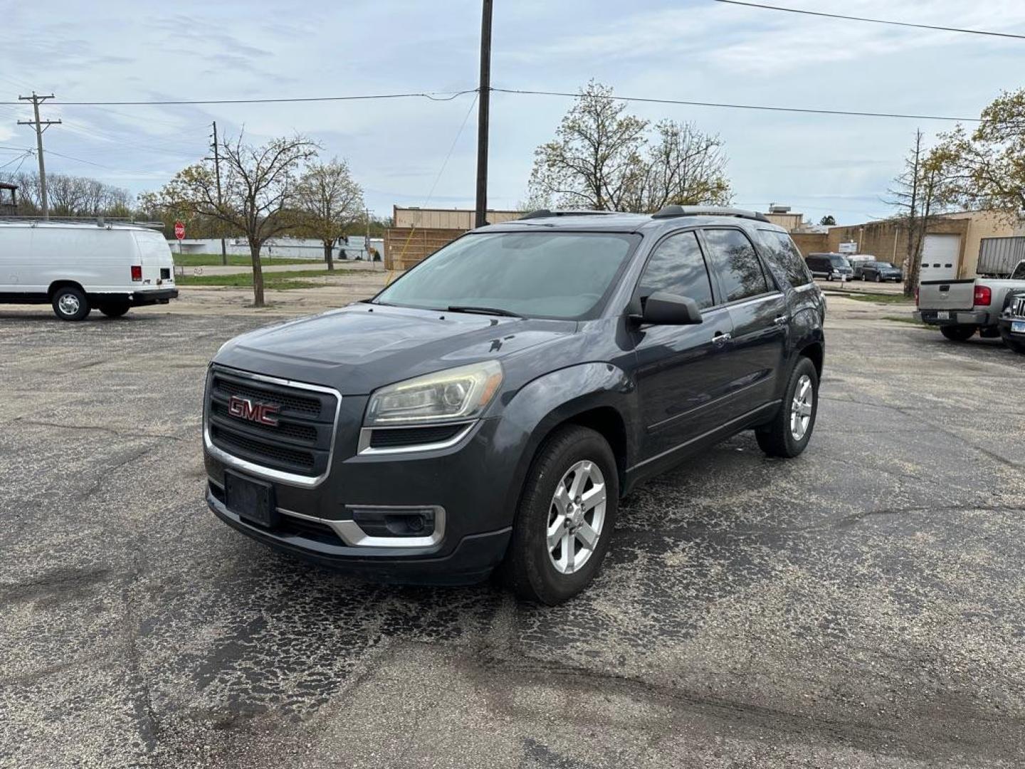 2014 GRAY GMC ACADIA SLE (1GKKRPKD4EJ) with an 3.6L engine, Automatic transmission, located at 1708 Broadway, Rockford, IL, 61104, (815) 397-5010, 42.252522, -89.069359 - Photo#0