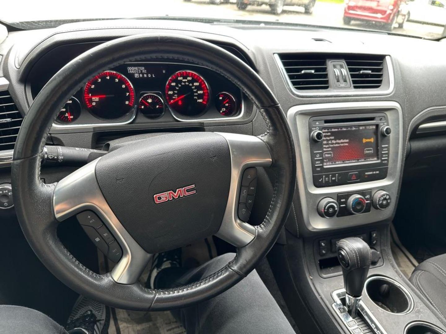 2014 GRAY GMC ACADIA SLE (1GKKRPKD4EJ) with an 3.6L engine, Automatic transmission, located at 1708 Broadway, Rockford, IL, 61104, (815) 397-5010, 42.252522, -89.069359 - Photo#10
