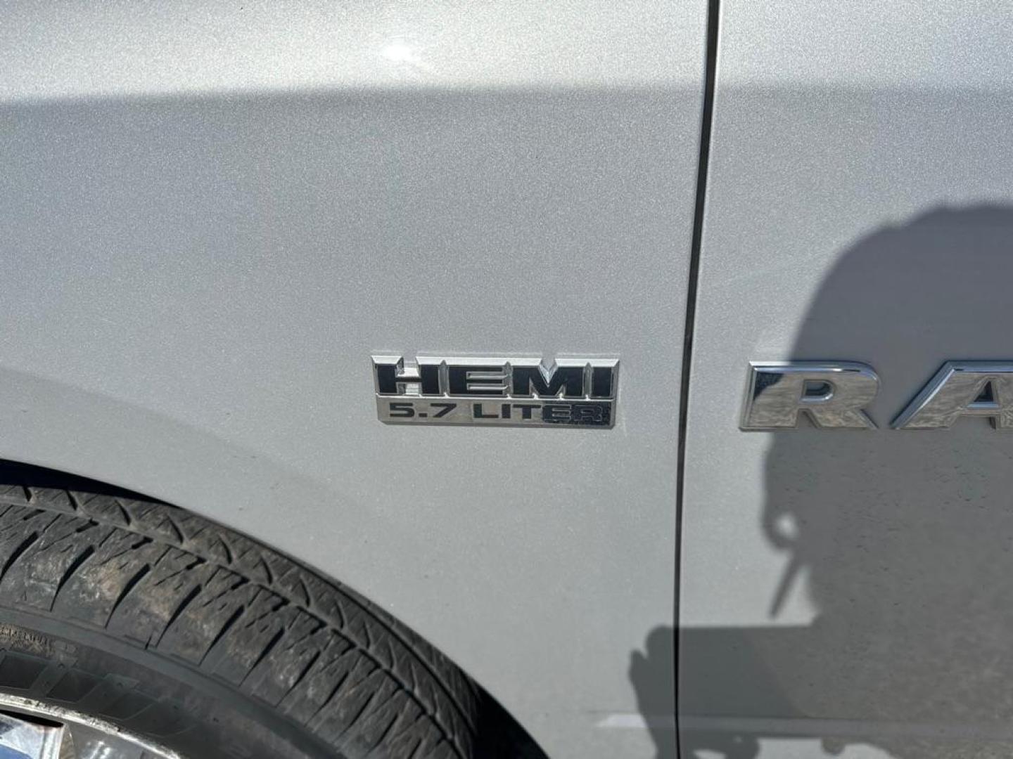 2012 SILVER DODGE RAM 1500 ST (1C6RD6FT8CS) with an 5.7L engine, Automatic transmission, located at 1708 Broadway, Rockford, IL, 61104, (815) 397-5010, 42.252522, -89.069359 - Photo#15