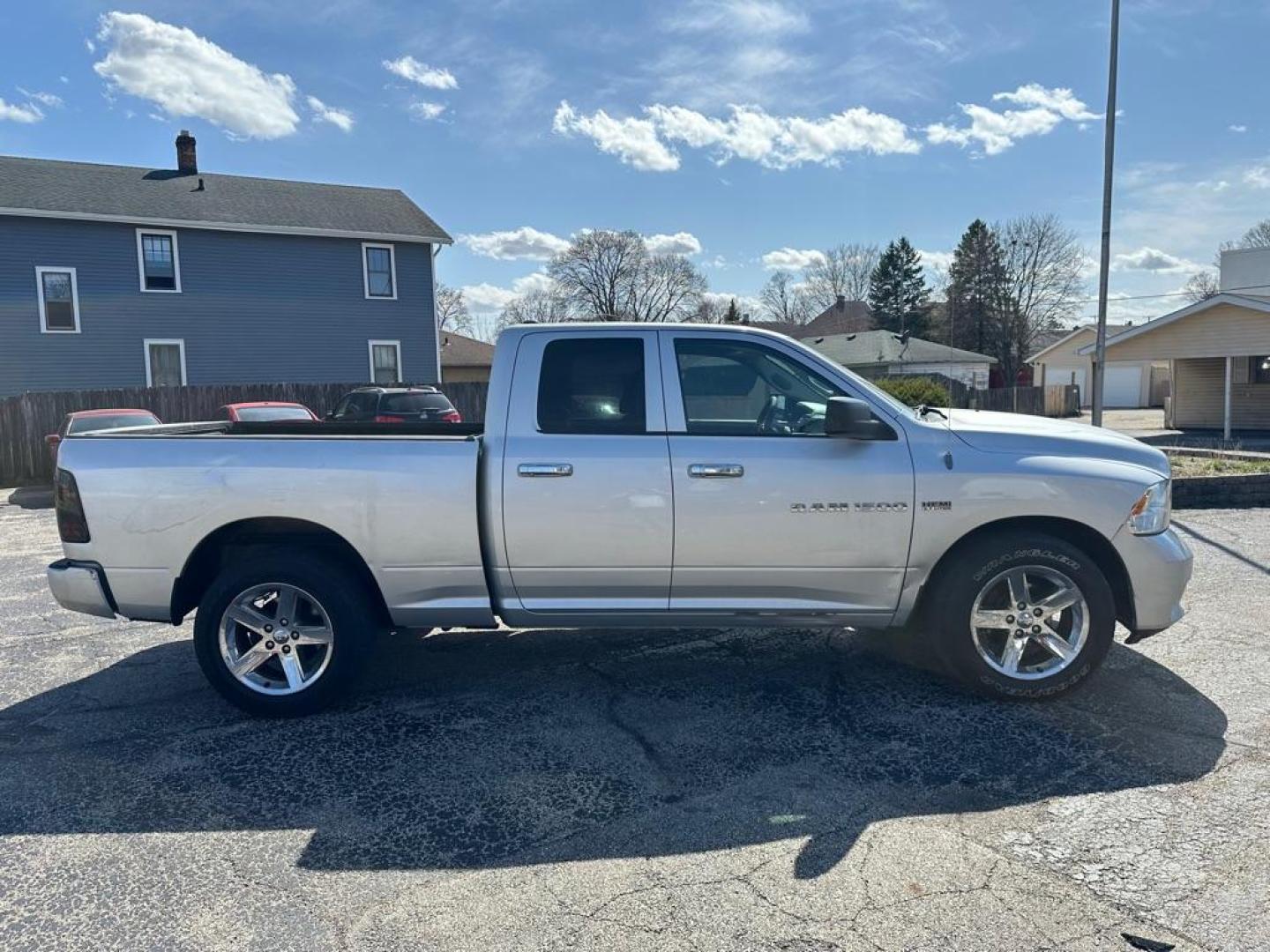 2012 SILVER DODGE RAM 1500 ST (1C6RD6FT8CS) with an 5.7L engine, Automatic transmission, located at 1708 Broadway, Rockford, IL, 61104, (815) 397-5010, 42.252522, -89.069359 - Photo#2