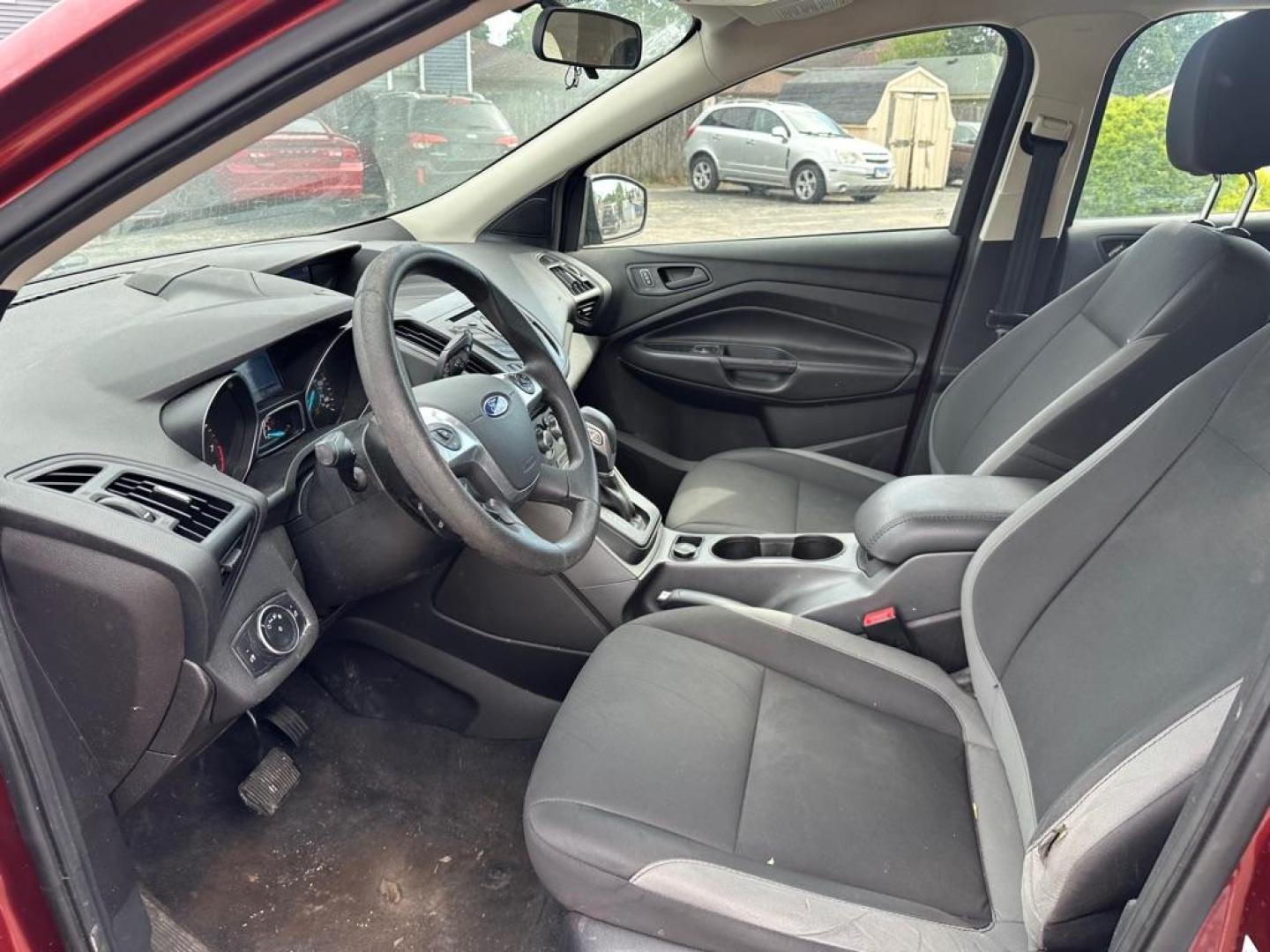 2015 ORANGE FORD ESCAPE S (1FMCU0F76FU) with an 2.5L engine, Automatic transmission, located at 1708 Broadway, Rockford, IL, 61104, (815) 397-5010, 42.252522, -89.069359 - Photo#6