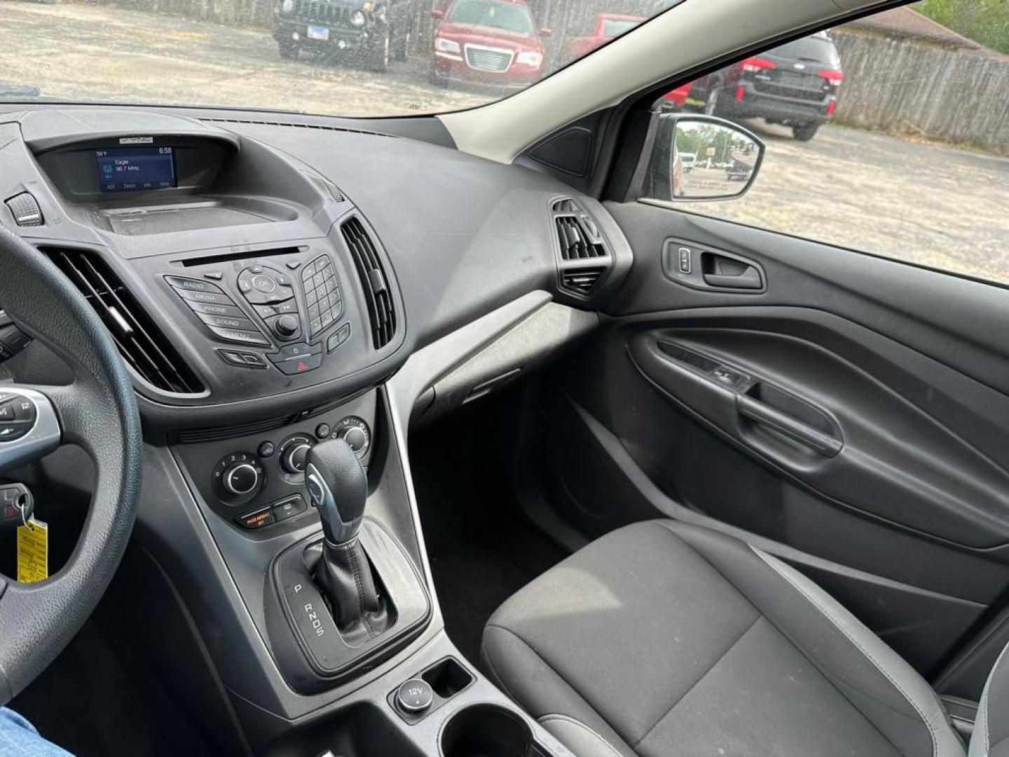 2015 ORANGE FORD ESCAPE S (1FMCU0F76FU) with an 2.5L engine, Automatic transmission, located at 1708 Broadway, Rockford, IL, 61104, (815) 397-5010, 42.252522, -89.069359 - Photo#9