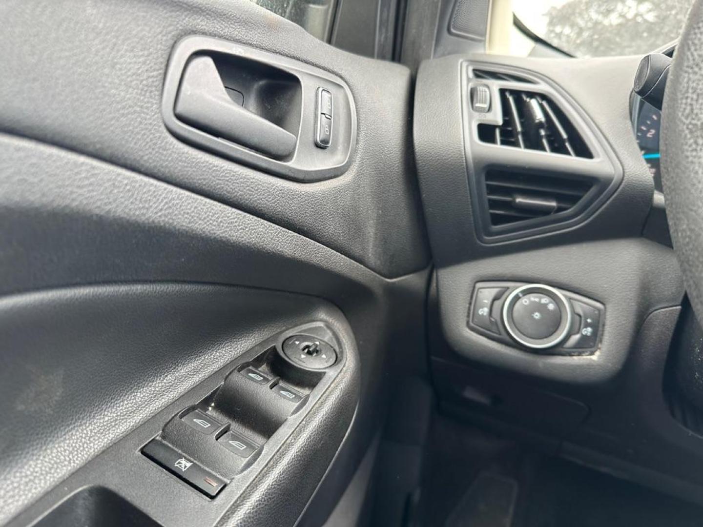 2015 ORANGE FORD ESCAPE S (1FMCU0F76FU) with an 2.5L engine, Automatic transmission, located at 1708 Broadway, Rockford, IL, 61104, (815) 397-5010, 42.252522, -89.069359 - Photo#11