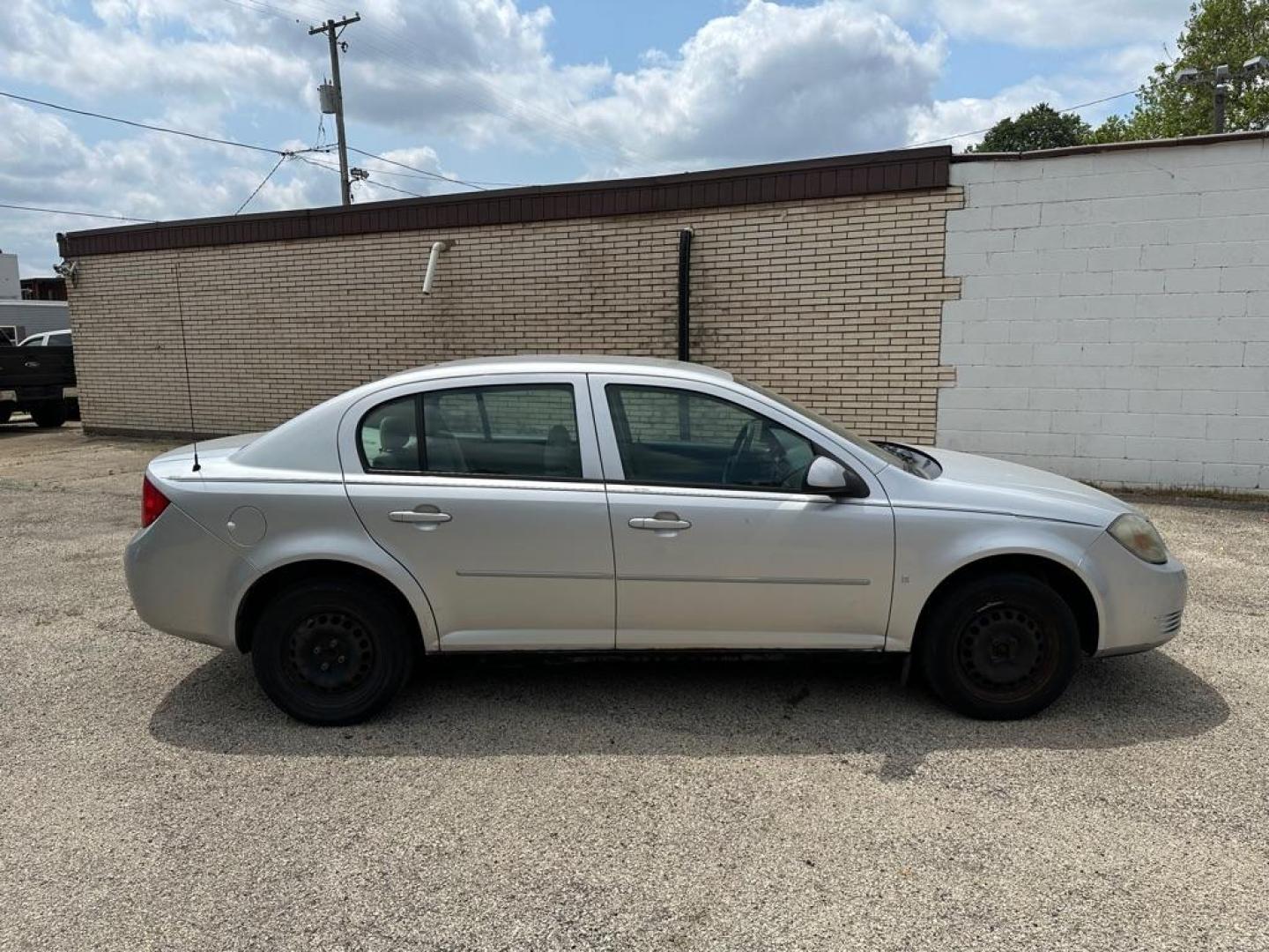 2009 SILVER CHEVROLET COBALT LT (1G1AT58H997) with an 2.2L engine, Automatic transmission, located at 1708 Broadway, Rockford, IL, 61104, (815) 397-5010, 42.252522, -89.069359 - Photo#2