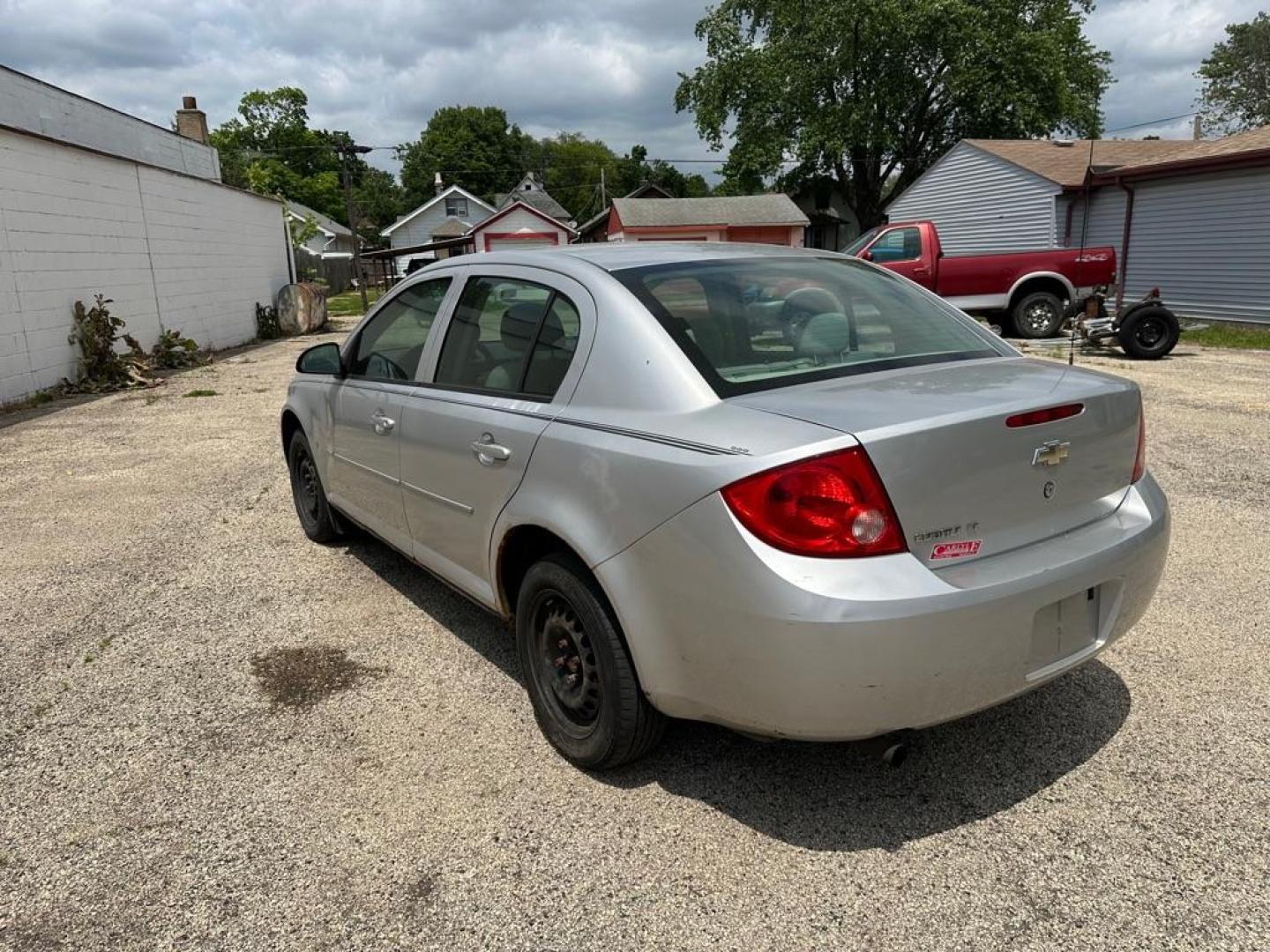 2009 SILVER CHEVROLET COBALT LT (1G1AT58H997) with an 2.2L engine, Automatic transmission, located at 1708 Broadway, Rockford, IL, 61104, (815) 397-5010, 42.252522, -89.069359 - Photo#4