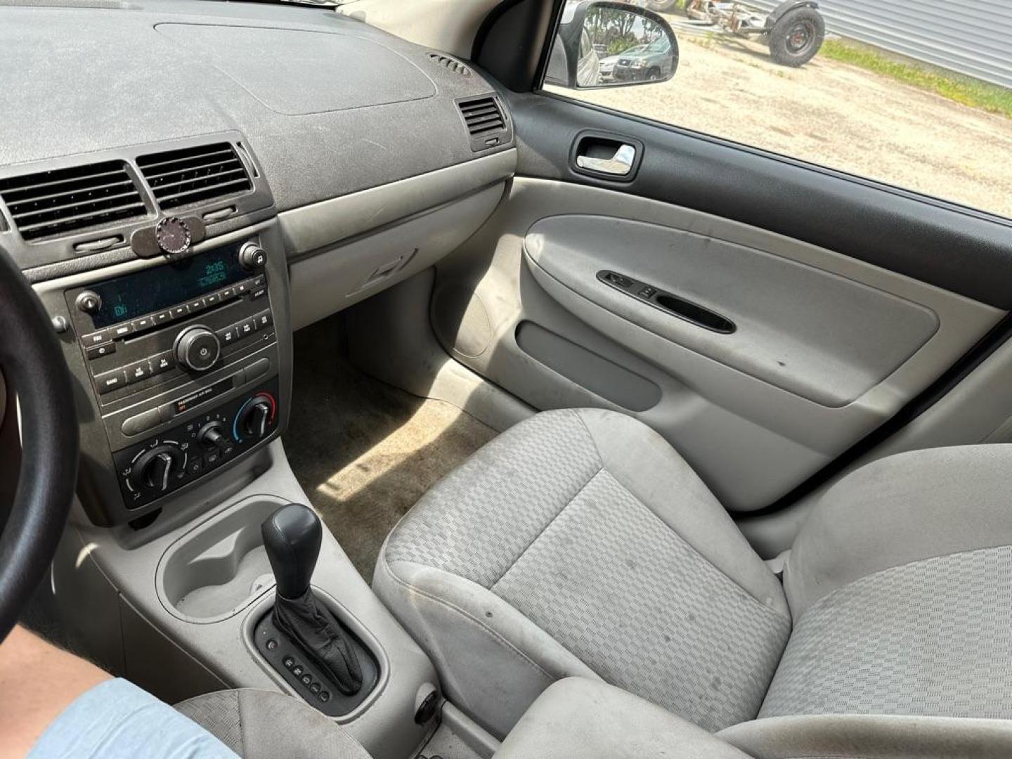 2009 SILVER CHEVROLET COBALT LT (1G1AT58H997) with an 2.2L engine, Automatic transmission, located at 1708 Broadway, Rockford, IL, 61104, (815) 397-5010, 42.252522, -89.069359 - Photo#9