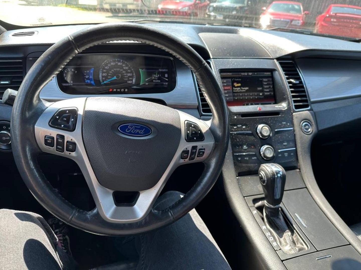 2015 WHITE FORD TAURUS SEL (1FAHP2E83FG) with an 3.5L engine, Automatic transmission, located at 1708 Broadway, Rockford, IL, 61104, (815) 397-5010, 42.252522, -89.069359 - Photo#9