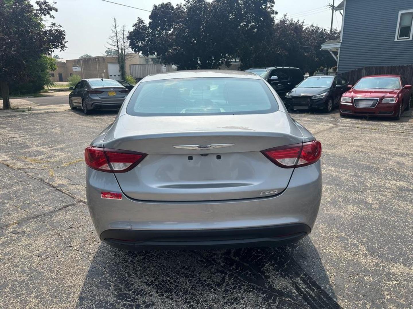 2017 SILVER CHRYSLER 200 LX (1C3CCCFBXHN) with an 2.4L engine, Automatic transmission, located at 1708 Broadway, Rockford, IL, 61104, (815) 397-5010, 42.252522, -89.069359 - Photo#4