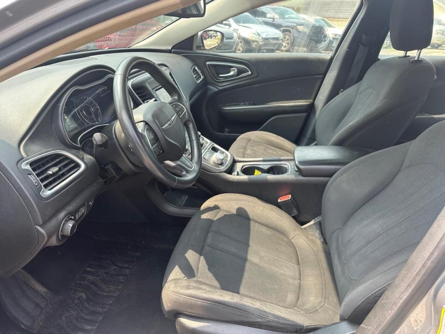 2017 SILVER CHRYSLER 200 LX (1C3CCCFBXHN) with an 2.4L engine, Automatic transmission, located at 1708 Broadway, Rockford, IL, 61104, (815) 397-5010, 42.252522, -89.069359 - Photo#9