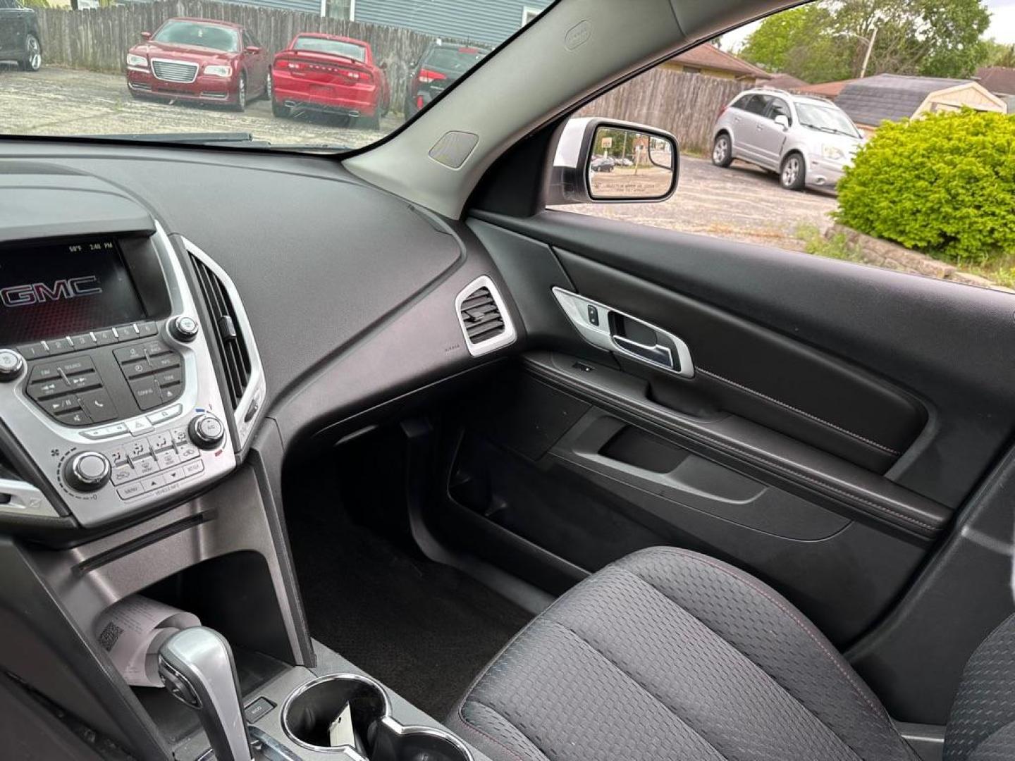 2013 WHITE GMC TERRAIN SLE (2GKALMEK9D6) with an 2.4L engine, Automatic transmission, located at 1708 Broadway, Rockford, IL, 61104, (815) 397-5010, 42.252522, -89.069359 - Photo#9