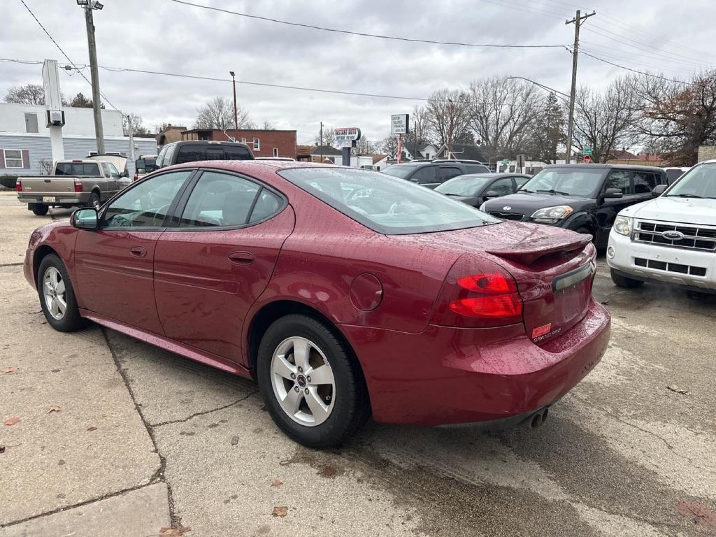 2005 MAROON PONTIAC GRAND PRIX GT (2G2WS522251) with an 3.8L engine, Automatic transmission, located at 1708 Broadway, Rockford, IL, 61104, (815) 397-5010, 42.252522, -89.069359 - Photo#1