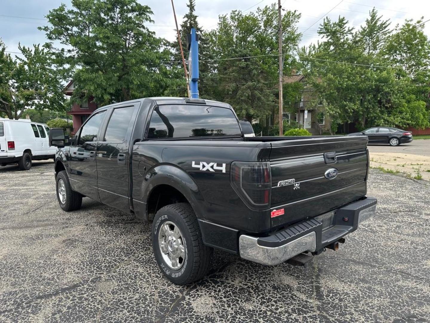 2010 BLACK FORD F150 SUPERCREW (1FTEW1E82AF) with an 4.6L engine, Automatic transmission, located at 1708 Broadway, Rockford, IL, 61104, (815) 397-5010, 42.252522, -89.069359 - Photo#5