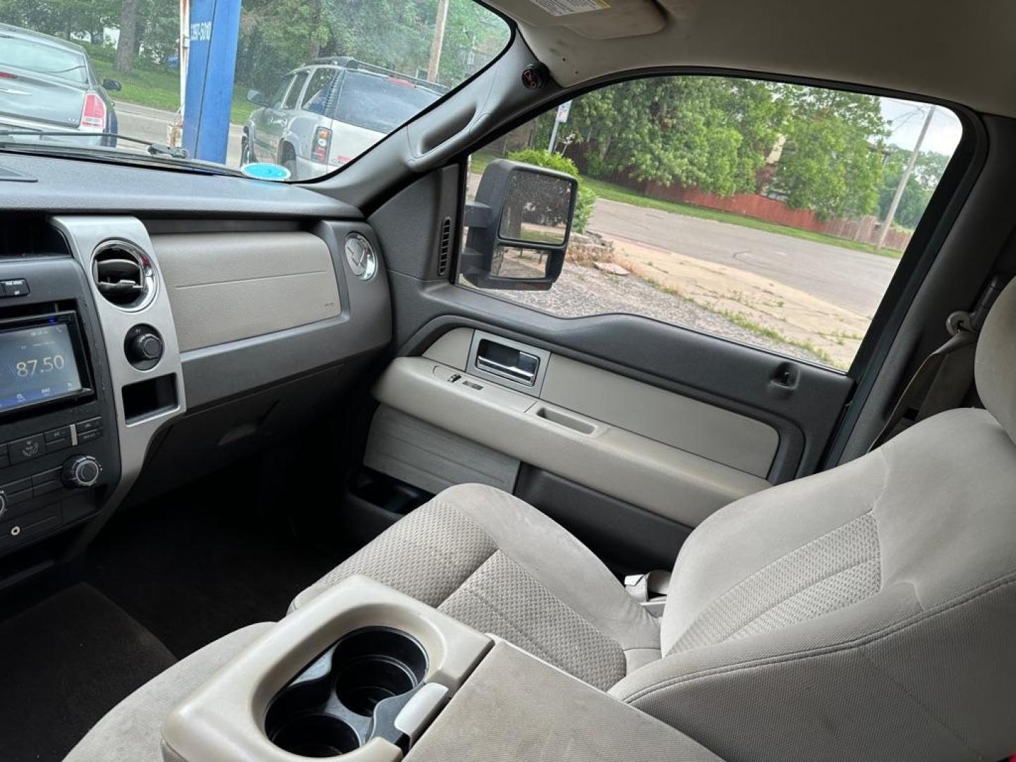 2010 BLACK FORD F150 SUPERCREW (1FTEW1E82AF) with an 4.6L engine, Automatic transmission, located at 1708 Broadway, Rockford, IL, 61104, (815) 397-5010, 42.252522, -89.069359 - Photo#15