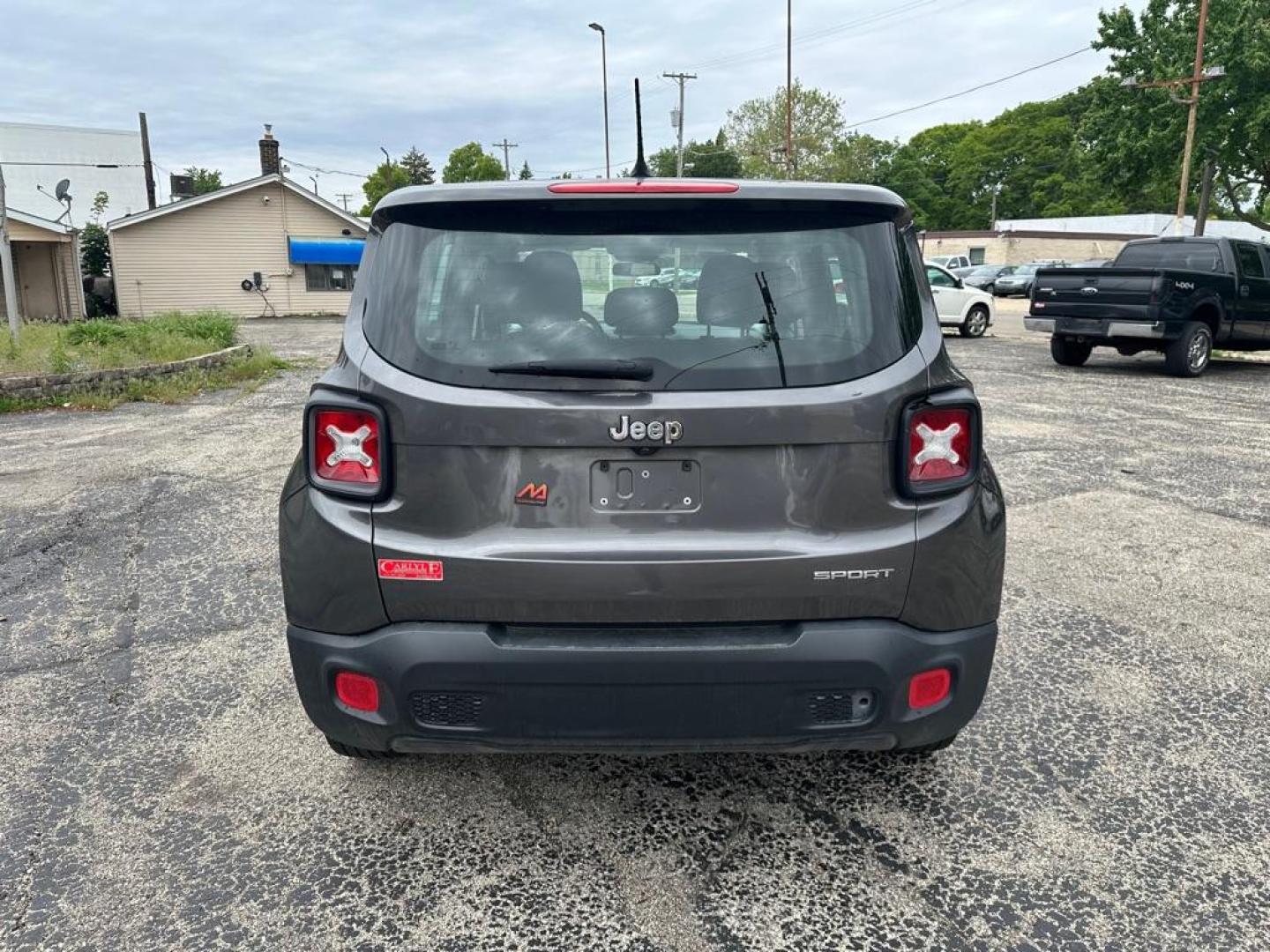 2017 GRAY JEEP RENEGADE SPORT (ZACCJAAB1HP) with an 2.4L engine, Automatic transmission, located at 1708 Broadway, Rockford, IL, 61104, (815) 397-5010, 42.252522, -89.069359 - Photo#4