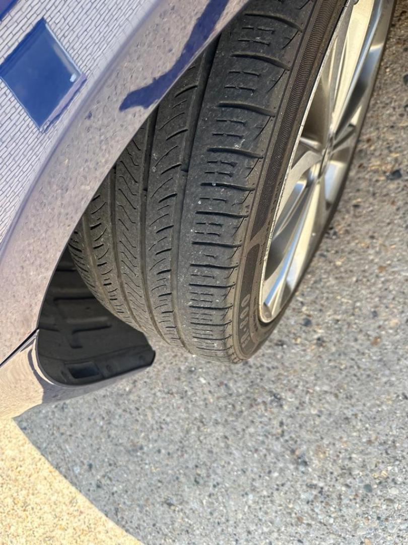 2014 BLUE HYUNDAI SONATA SE (5NPEC4AC8EH) with an 2.4L engine, Automatic transmission, located at 1708 Broadway, Rockford, IL, 61104, (815) 397-5010, 42.252522, -89.069359 - Photo#16