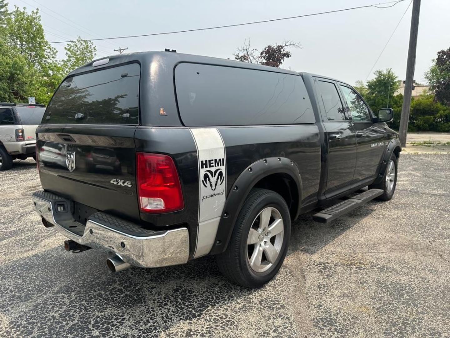 2011 BLACK DODGE RAM 1500 (1D7RV1GT3BS) with an 5.7L engine, Automatic transmission, located at 1708 Broadway, Rockford, IL, 61104, (815) 397-5010, 42.252522, -89.069359 - Photo#3