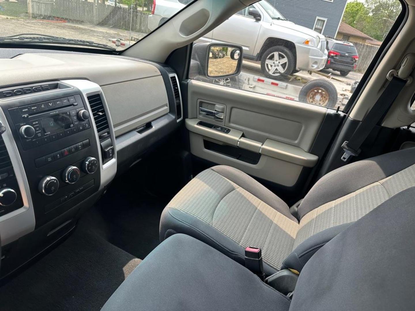 2011 BLACK DODGE RAM 1500 (1D7RV1GT3BS) with an 5.7L engine, Automatic transmission, located at 1708 Broadway, Rockford, IL, 61104, (815) 397-5010, 42.252522, -89.069359 - Photo#12