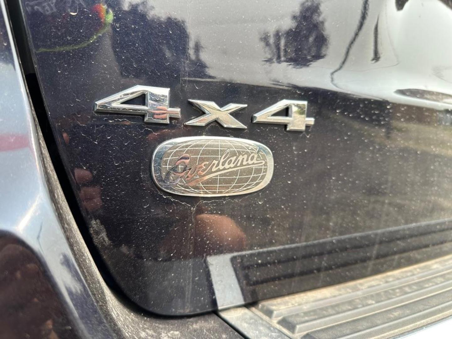 2011 BLUE JEEP GRAND CHEROKEE OVERLAND (1J4RR6GT9BC) with an 5.7L engine, Automatic transmission, located at 1708 Broadway, Rockford, IL, 61104, (815) 397-5010, 42.252522, -89.069359 - Photo#4