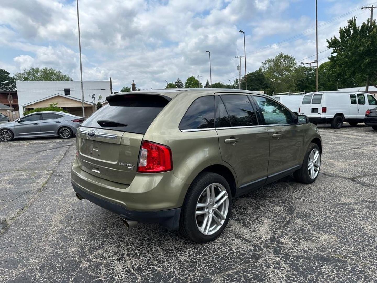 2013 GREEN FORD EDGE LIMITED (2FMDK4KC0DB) with an 3.5L engine, Automatic transmission, located at 1708 Broadway, Rockford, IL, 61104, (815) 397-5010, 42.252522, -89.069359 - Photo#3